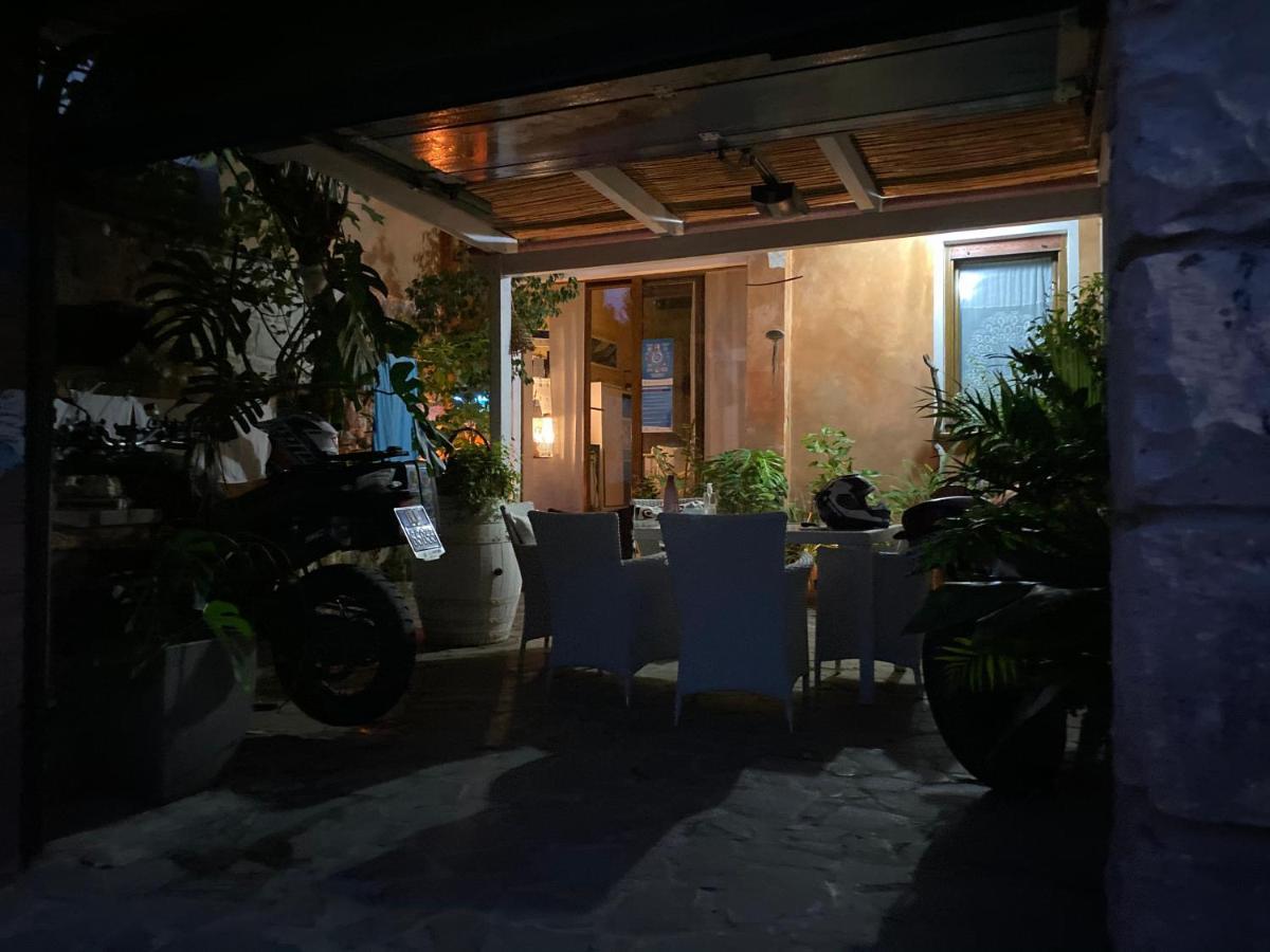 B&B Domus De Janas Gonnesa Esterno foto